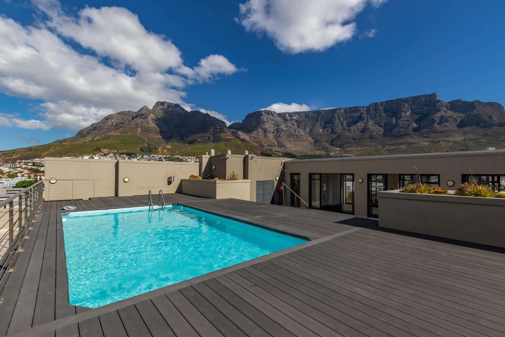 Modern 2-Bedroom, 2-Bathroom Apartment at The Four Seasons Apartments – Prime City Living