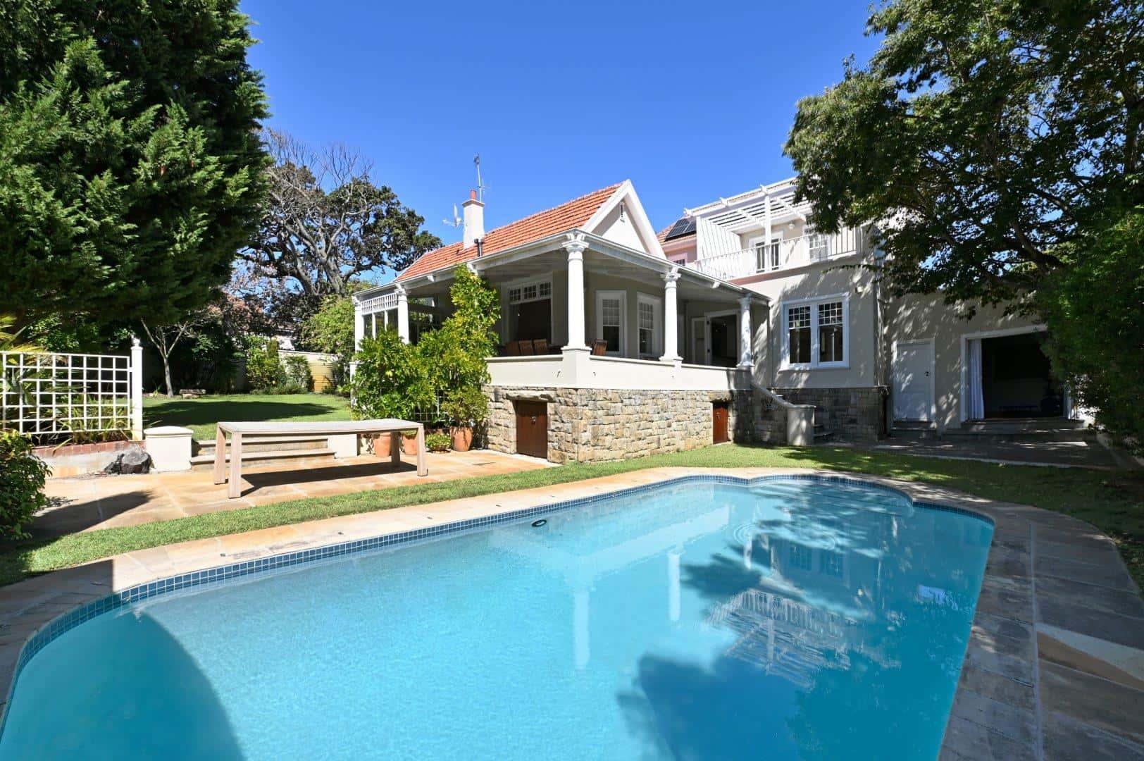 Exceptional 4 Bed Home on the Golden Mile